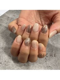 綺麗めグレーのニュアンスネイル