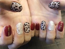 プラハネイル(+HER 美甲)/囲みヒョウ柄