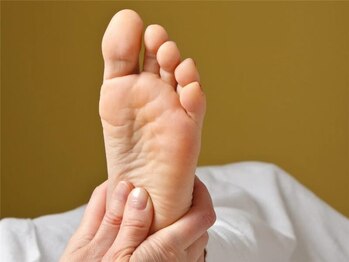 蓮(レン)の写真/足つぼを超えた本格派！64反射区を膝裏まで徹底刺激！詰まりを流し全身スッキリ、施術後の軽さに驚く方も◎