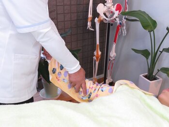 済生整体院/腕の施術