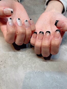 エム(em)/バレンタイン風ネイル