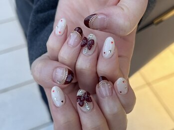 レイネイル アンド レイアイ 長嶺店(RAY NAIL & ray eye)の写真/指先を美しく魅せる華やかNailで見るたびHAPPYな気持ちに♪高技術×丁寧な施術で仕上がりもモチも抜群◎