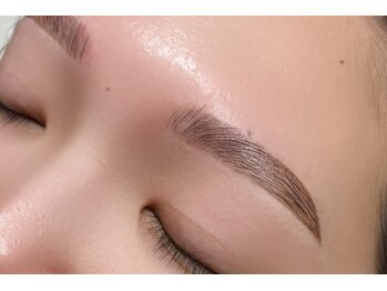 ヒルズ(Hills)/眉毛パーマ+眉毛スタイリング