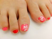 カラフルネイルズ/マニキュアなのに10分で靴下OK！