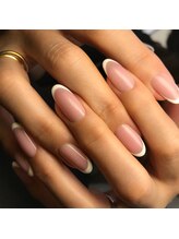 キャプラスネイル ミュウ(CAPLUS NAIL Mew)/王道フレンチネイル