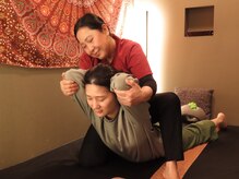 タイ古式リラクゼーション ウィ/施術風景：タイ古式マッサージ3