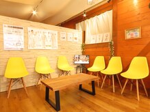 ビファイン鍼灸治療院 梅ヶ丘南口院/受付　待合室