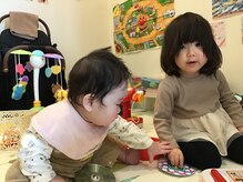 札幌産後骨盤矯正 マタニティ整体 アレイズの雰囲気（お子様と一緒の来院は大歓迎です♪おもちゃ、本がたくさん♪）