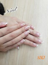 シキ(SIKI)/ホワイトカラーフレンチネイル