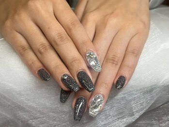 トップネイル ハママツ(TOP NAIL HAMAMATHU)/ブラック×シルバーネイル