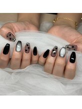 ネイルアンドアイラッシュスタジオ シュシュ(chouchou)/マグネット・ハートホロブラック