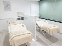 シーボン 八王子店の雰囲気（明るく広々とした開放的なサロン空間。初めての方も通いやすい）