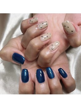 ヒトミネイルズ(Hitomi Nails)/アシンメトリーネイル