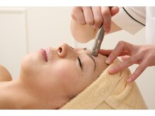 ノーブルの雰囲気(毛穴の汚れや古い角質を取り除き開いた毛穴を小さくします☆)