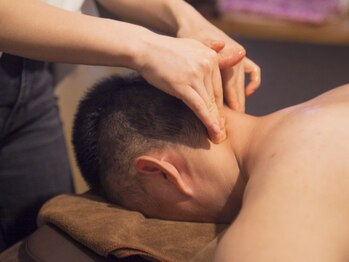 中国式ボディケアサロン　和み【もみほぐし/オイルリンパマッサージ/ヘッドスパ】の写真/24時最終受付遅めの時間にも気軽に立ち寄れるサロンです☆初回おススメ全身つぼコースでリラックス時間を◎