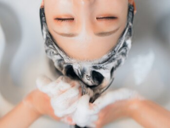 エマ 代官山(Emma)の写真/～リフトUP&ハリ肌へ～漢方アロマ×頭蓋骨調整ヘッドスパで頭のコリから柔らかくほぐしてリンパを促進