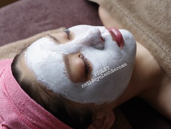 ネイルアンドアイラッシュアンドアロマ ピグレット(PIGLET)の写真/【美白クレイパック&美白ジェルパック★季節の節目で揺らぎがちなお肌を徹底ケア!】クリアな素肌をGET!
