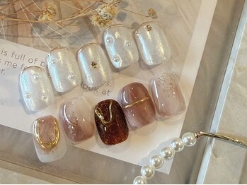 アイネ 天満(aine.)の写真/シンプルだけど、きちんと可愛い！ちゅるんとしたツヤ感が魅力の上品ネイルが人気◎