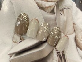 グレー雪ネイル