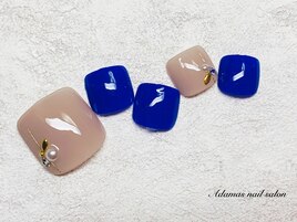 上品フットネイル