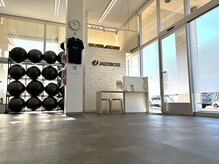 ジャザサイズスタジオ 山梨韮崎の雰囲気（ウェイトやマットなど、貸出し用器具もご用意しております）