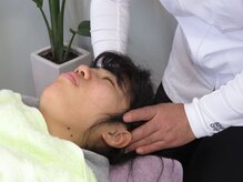 済生整体院/頭部の施術