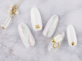 サマーホワイトネイル