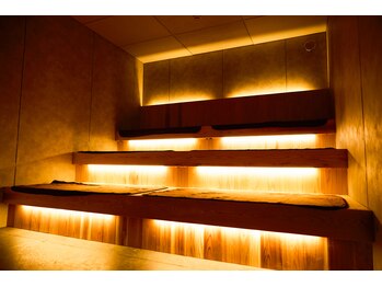 ナンバートゥエルブ カシマファンゾーン(No.12 Kashima Fan Zone)/静寂でととのうサウナ"黙"