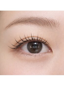 ビューティーサロン カーリー(BeautySalon KARLY)の写真/LEDマツエクで目力アップ！下向きまつ毛もパッチリ、憧れの束感も叶えよう♪(38文字)