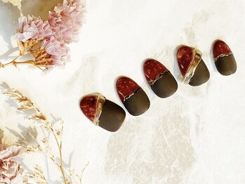 ブレスネイル(brace Nail)/秋の金箔+クリアボルドー