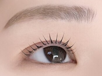 メロー(mel:ow)の写真/計算された美しい目元で魅力UP♪座り心地の良い施術ベッドでリラックスしながらお過ごしいただけます★