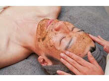 メンズ脱毛＆ヘッドスパ MEN'S with Lilina. 新横浜［ヒゲ脱毛/全身脱毛/VIO脱毛］/ハーブピーリング　ニキビケア