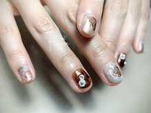 フローフェン(Floofen)/ショートネイル×ニュアンス
