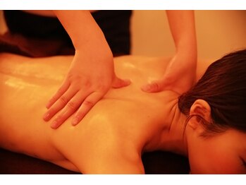 身悠晏 蒲田の写真/【女性に人気】漢方経絡アロマ＆全身オイルで首肩・脚の疲れをゆったり癒す◎全室個室で深夜2時まで♪