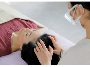 極上睡眠ヘッドセラピー あたまの休日/耳周り・側頭部・前頭部・頭頂部