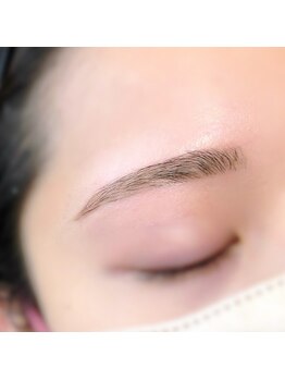ミー(me.)の写真/アイブロウスタイリングで洗練された印象に♪ナチュラルでふわっとした立体感のあるトレンド眉が叶う★