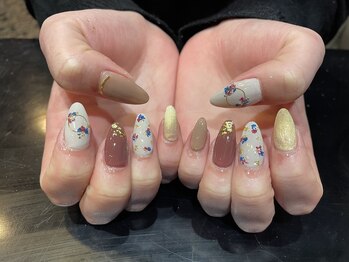 ボディ 高知店(BODY)/小花