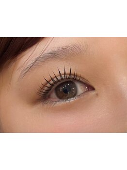 ナチュラル上品な目元にしたい