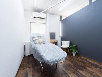 距骨サロン 岡山店)の写真/「【最終受付22時】完全個室の贅沢空間で、疲れた身体をいたわる極上のリラクゼーションを。」