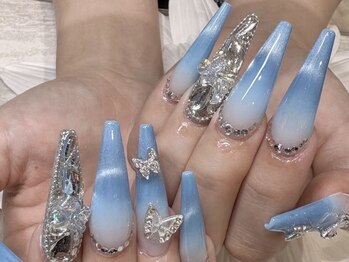 レックス(Lexx92)の写真/「こんなネイルがしたかった」を叶えるサロン！400を超えるカラーやオリジナルパーツで自慢の指先に★