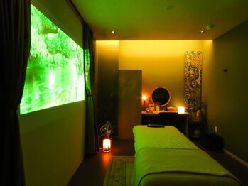 極上睡眠ヘッドセラピー あたまの休日/森の部屋