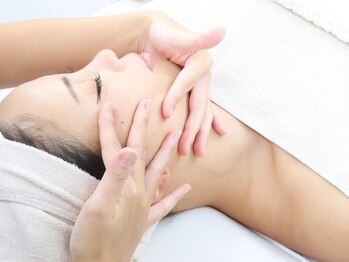 パルボヌール(parbonheur)/小顔フェイシャルマッサージ