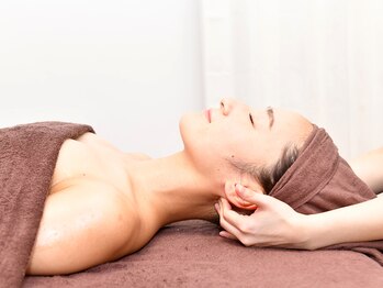 ビューティーサロン アンド ユー シブヤ(Beauty Salon&U Shibuya)/頭皮や首もマッサージ