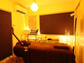 アンドアドレ(&adorer)の写真/【駐車場1台完備】閑静な住宅街にあるサロンなので、静かにゆったりとした時間をお過ごしいただけます◎