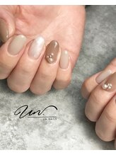 アンドットネイルズ(UN.nails)/メイン2本＋サブ2本