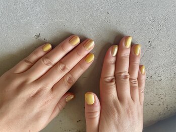 アロナ ネイルサロン アンド スクール(alona)/ビタミンカラーとラメでキラッ♪