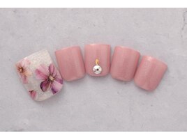 5600円　フットネイル