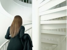 ココロド(COCORODO)/【施術の流れ ２】階段で2階へ 