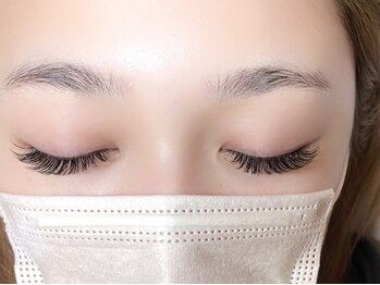 エム(m')の写真/オトナ可愛さ格上げ♪高持続×濃さ◎「取れやすい」方にも◎ボリューム×キープ力で選ぶならバインドロック