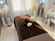 施術ルームです。個室で安心・プライベートなひと時を。